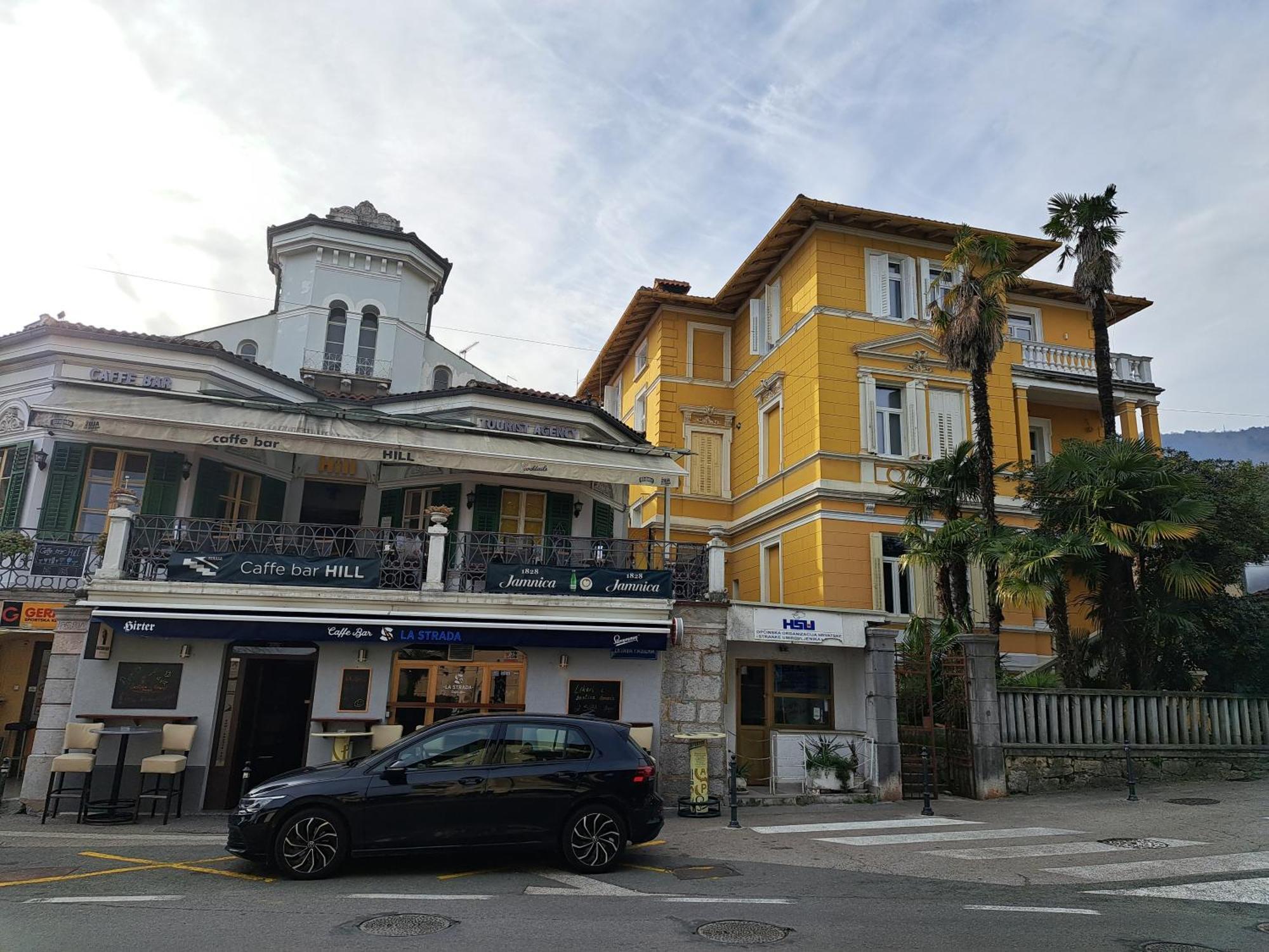 Apartman Barocco Lovran Luaran gambar