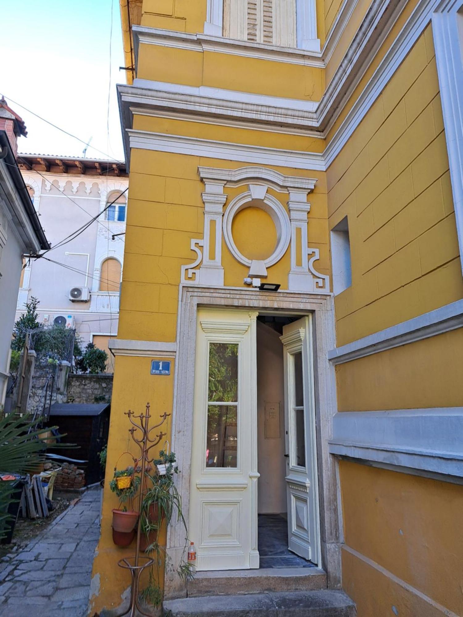 Apartman Barocco Lovran Luaran gambar