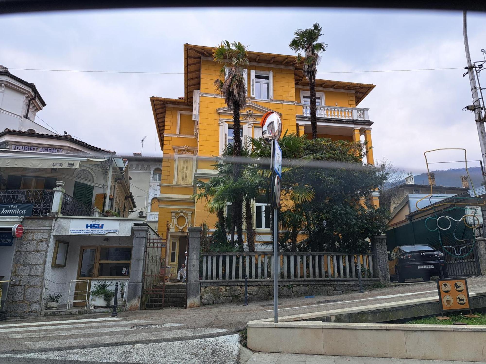 Apartman Barocco Lovran Luaran gambar