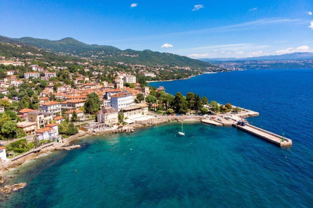 Apartman Barocco Lovran Luaran gambar