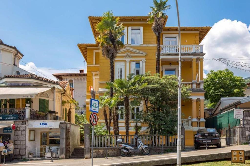 Apartman Barocco Lovran Luaran gambar