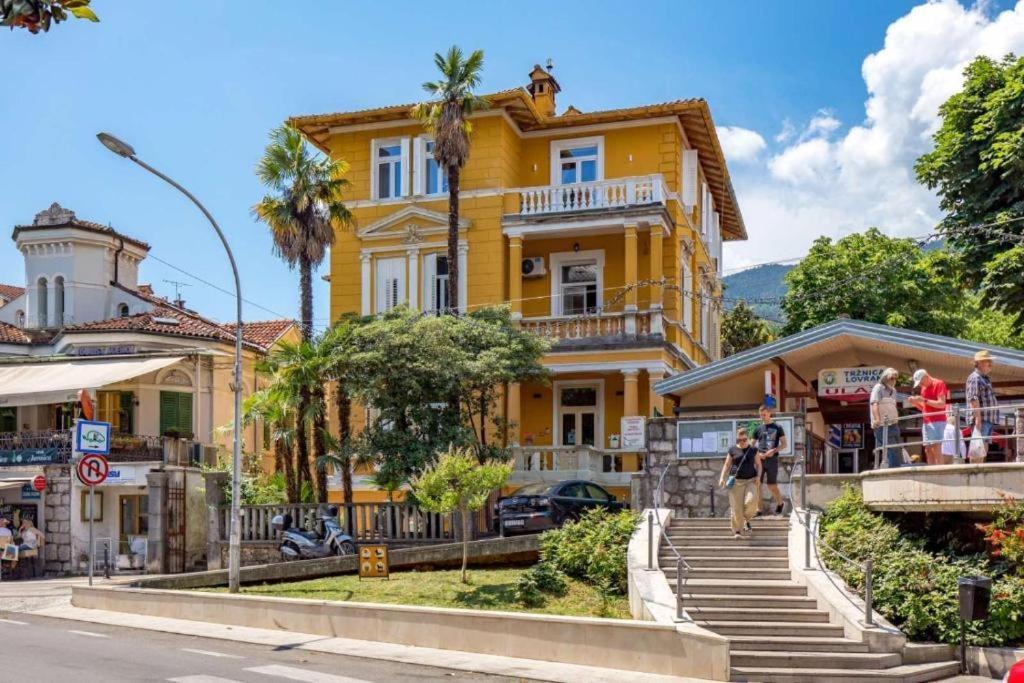 Apartman Barocco Lovran Luaran gambar
